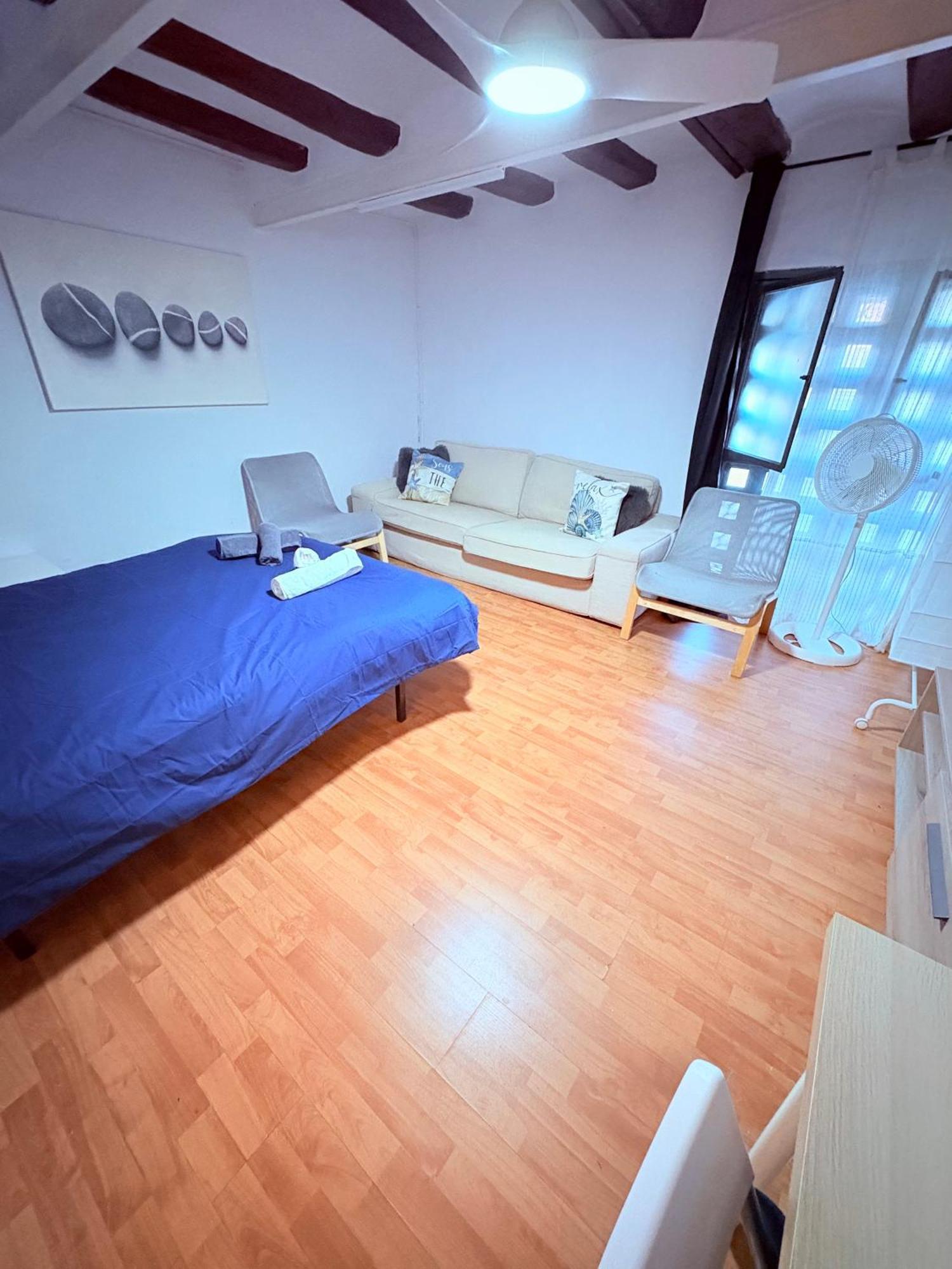 Stunning Flat For 6 People 3 Blocks From The Beach Plus Welcome Breakfast برشلونة المظهر الخارجي الصورة