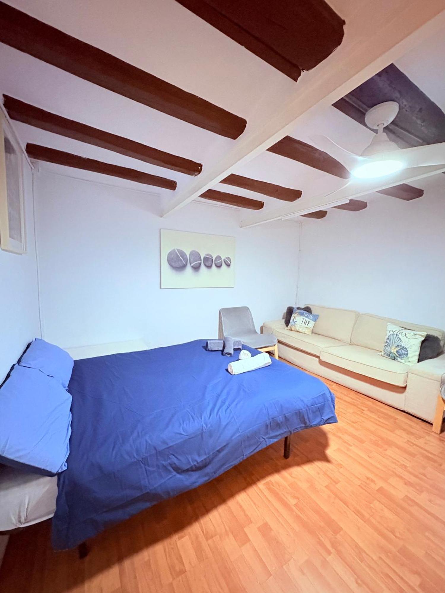 Stunning Flat For 6 People 3 Blocks From The Beach Plus Welcome Breakfast برشلونة المظهر الخارجي الصورة