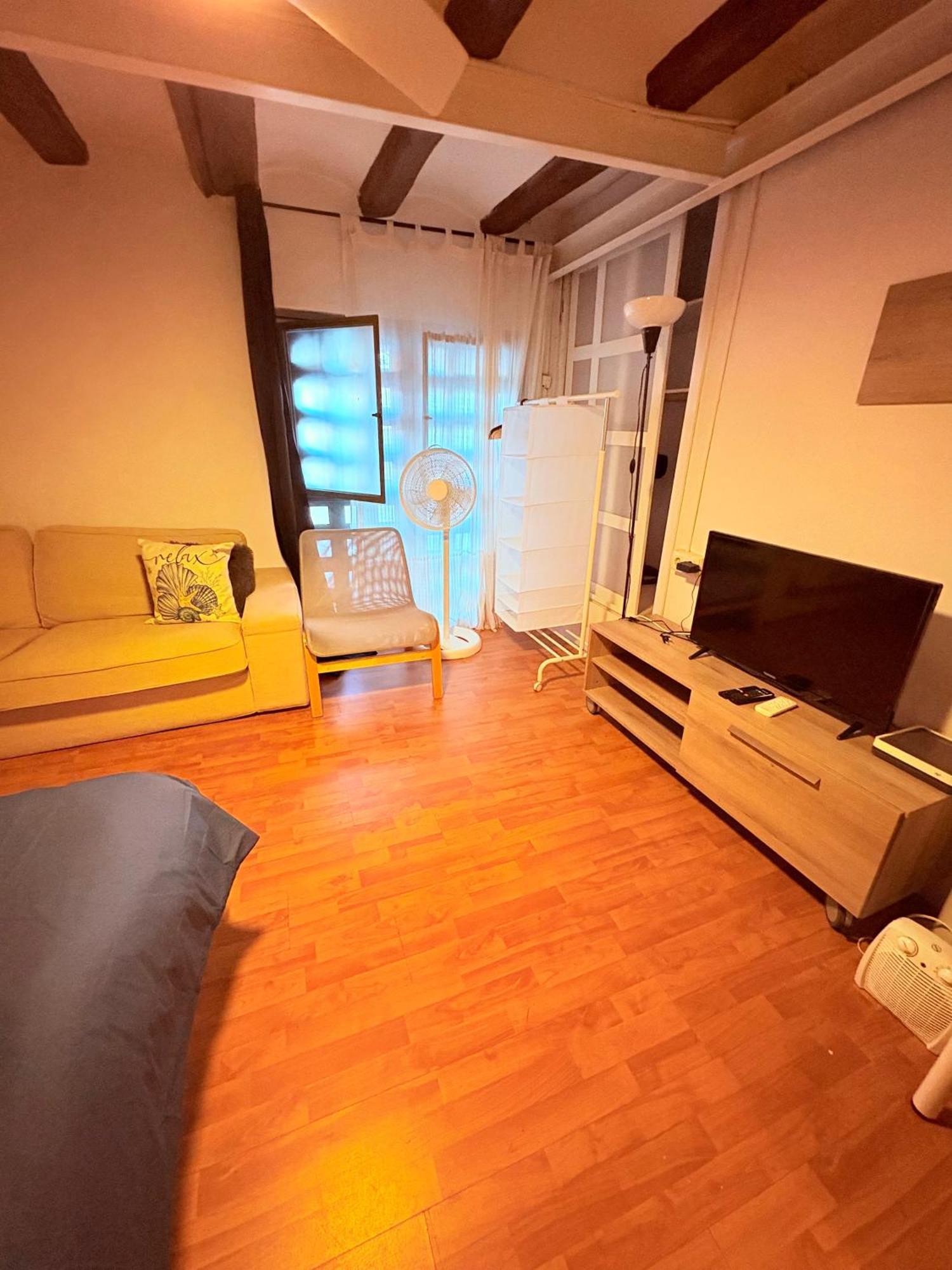 Stunning Flat For 6 People 3 Blocks From The Beach Plus Welcome Breakfast برشلونة المظهر الخارجي الصورة