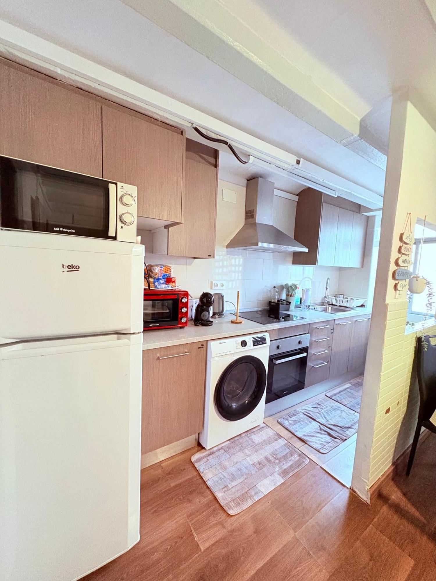 Stunning Flat For 6 People 3 Blocks From The Beach Plus Welcome Breakfast برشلونة المظهر الخارجي الصورة