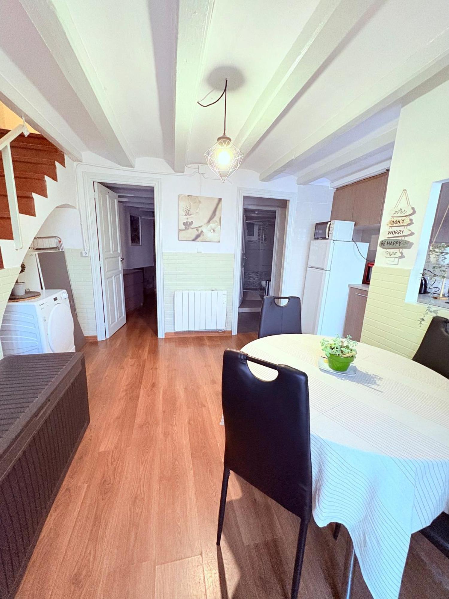 Stunning Flat For 6 People 3 Blocks From The Beach Plus Welcome Breakfast برشلونة المظهر الخارجي الصورة