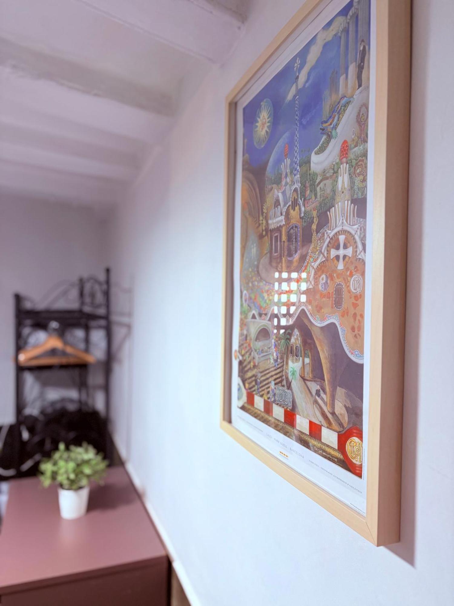 Stunning Flat For 6 People 3 Blocks From The Beach Plus Welcome Breakfast برشلونة المظهر الخارجي الصورة
