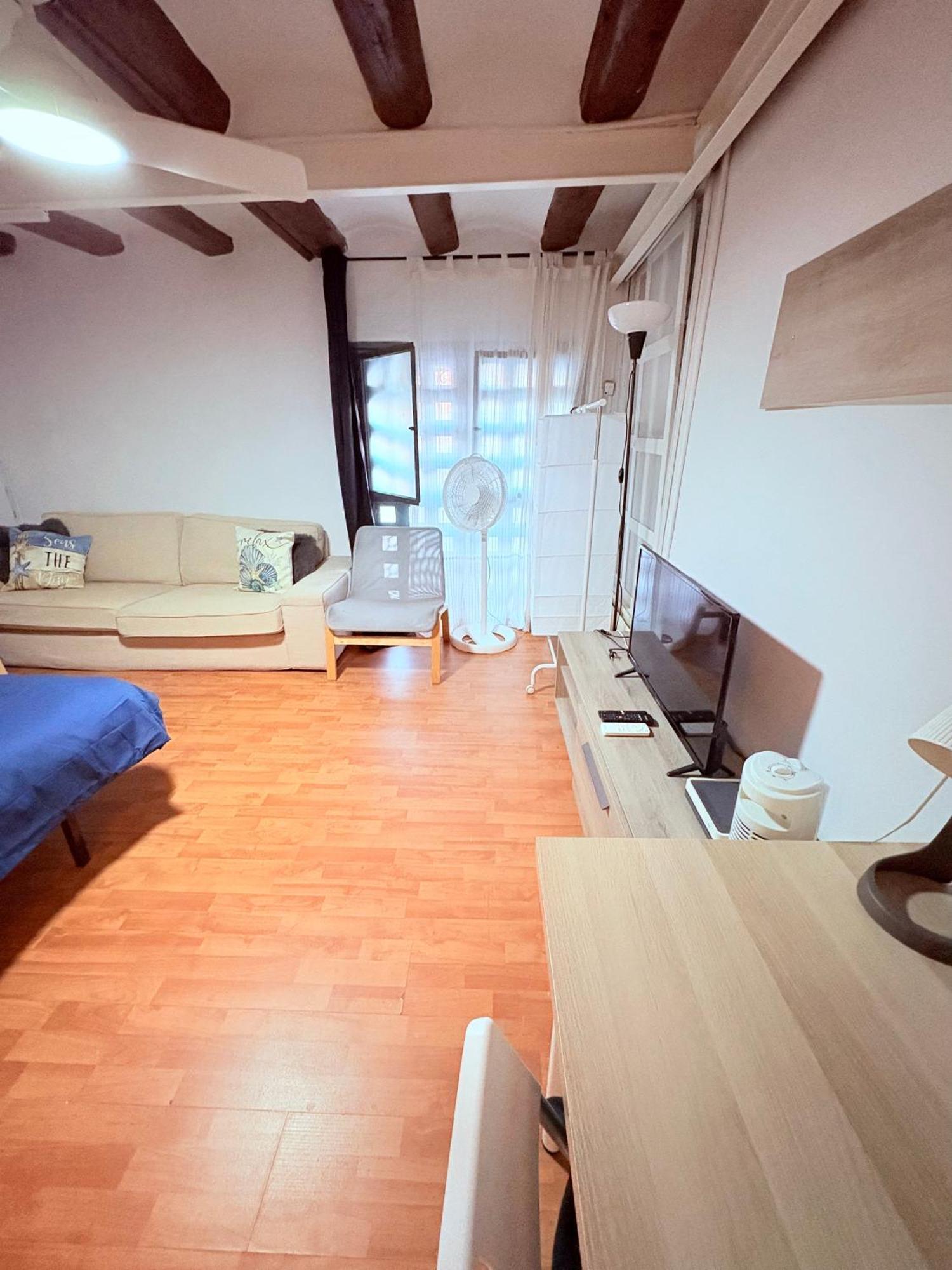Stunning Flat For 6 People 3 Blocks From The Beach Plus Welcome Breakfast برشلونة المظهر الخارجي الصورة