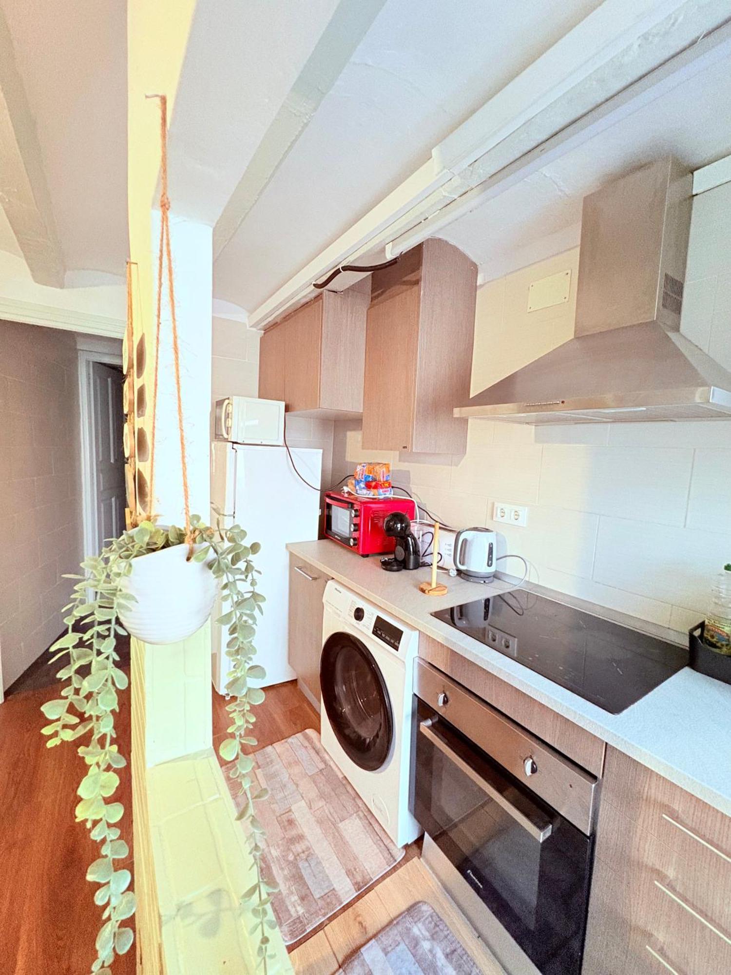 Stunning Flat For 6 People 3 Blocks From The Beach Plus Welcome Breakfast برشلونة المظهر الخارجي الصورة