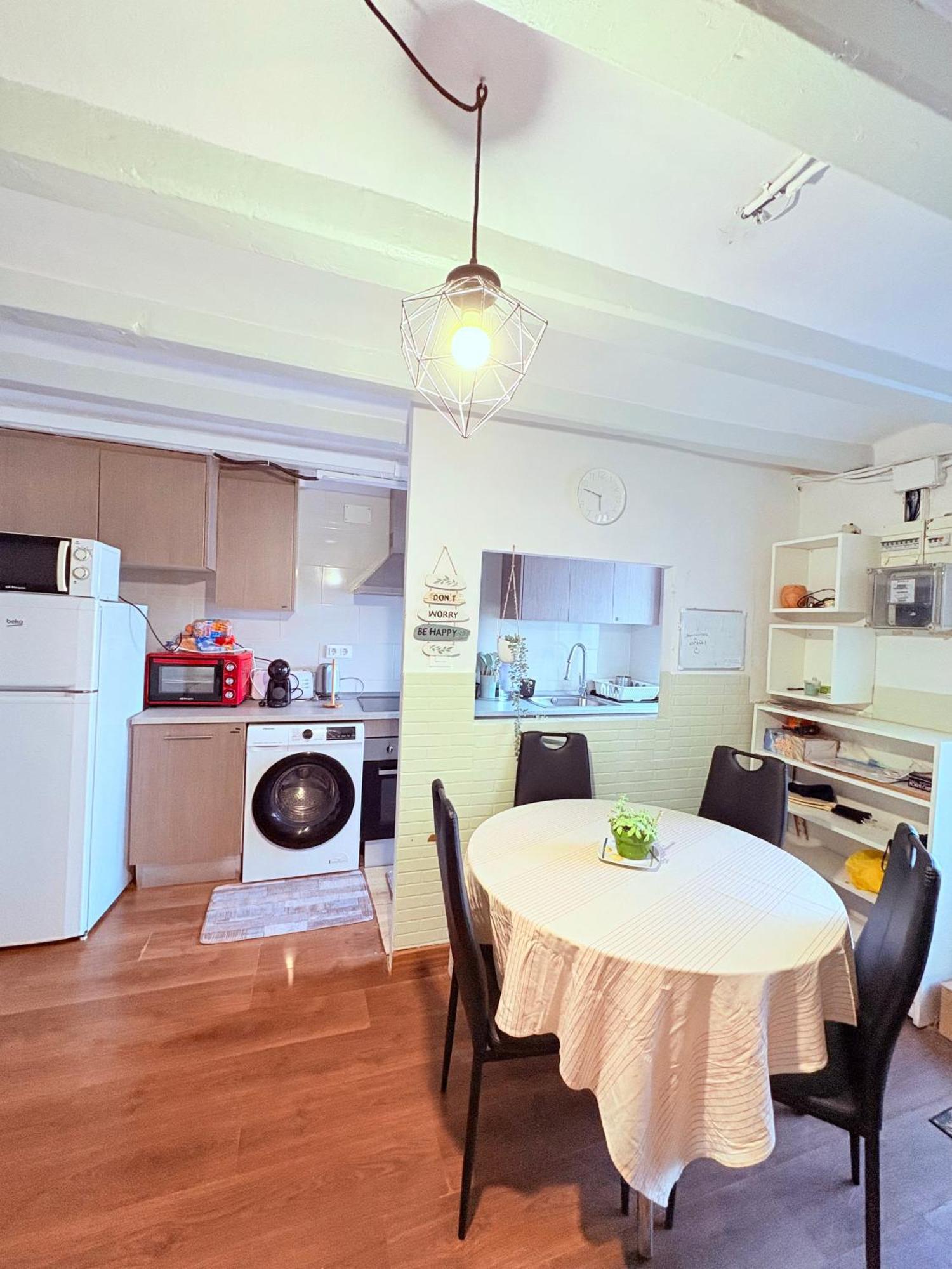 Stunning Flat For 6 People 3 Blocks From The Beach Plus Welcome Breakfast برشلونة المظهر الخارجي الصورة