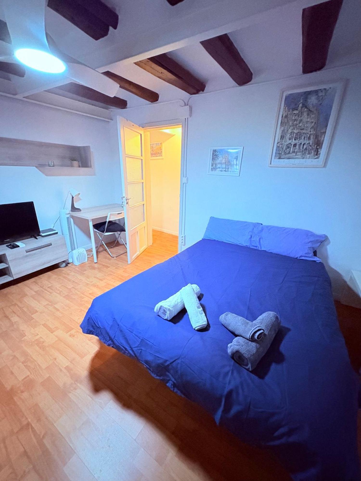 Stunning Flat For 6 People 3 Blocks From The Beach Plus Welcome Breakfast برشلونة المظهر الخارجي الصورة